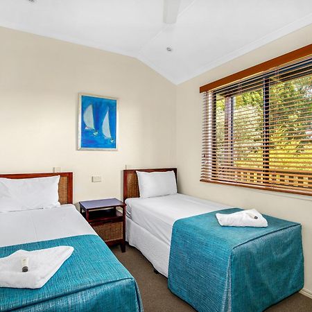 Tin Can Bay Marina Villas Экстерьер фото