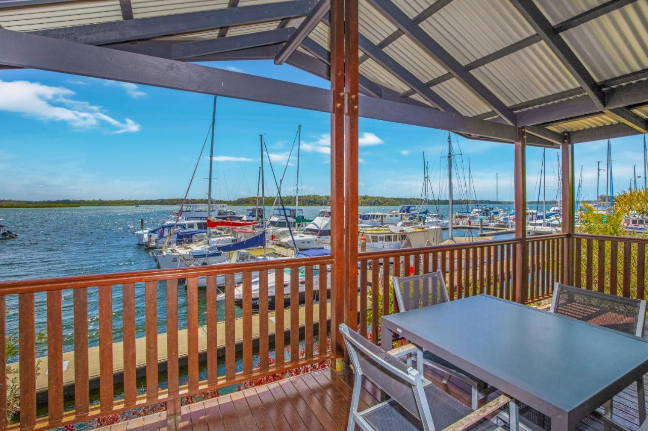 Tin Can Bay Marina Villas Экстерьер фото